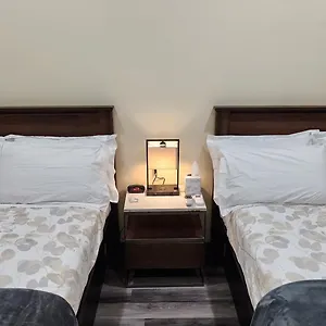 2* Motel 24